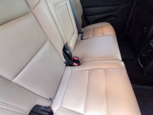 Used 2019 Jeep Grand Cherokee Laredo RWD image 25