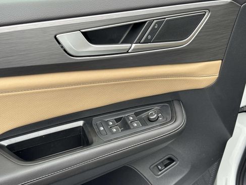 New 2026 Volkswagen Atlas Cross Sport SE FWD image 19