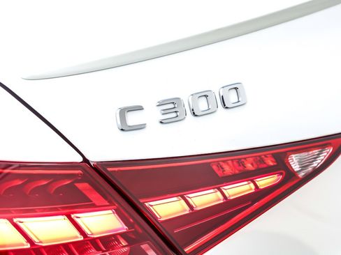 Used 2023 Mercedes-Benz C 300 Sedan image 9