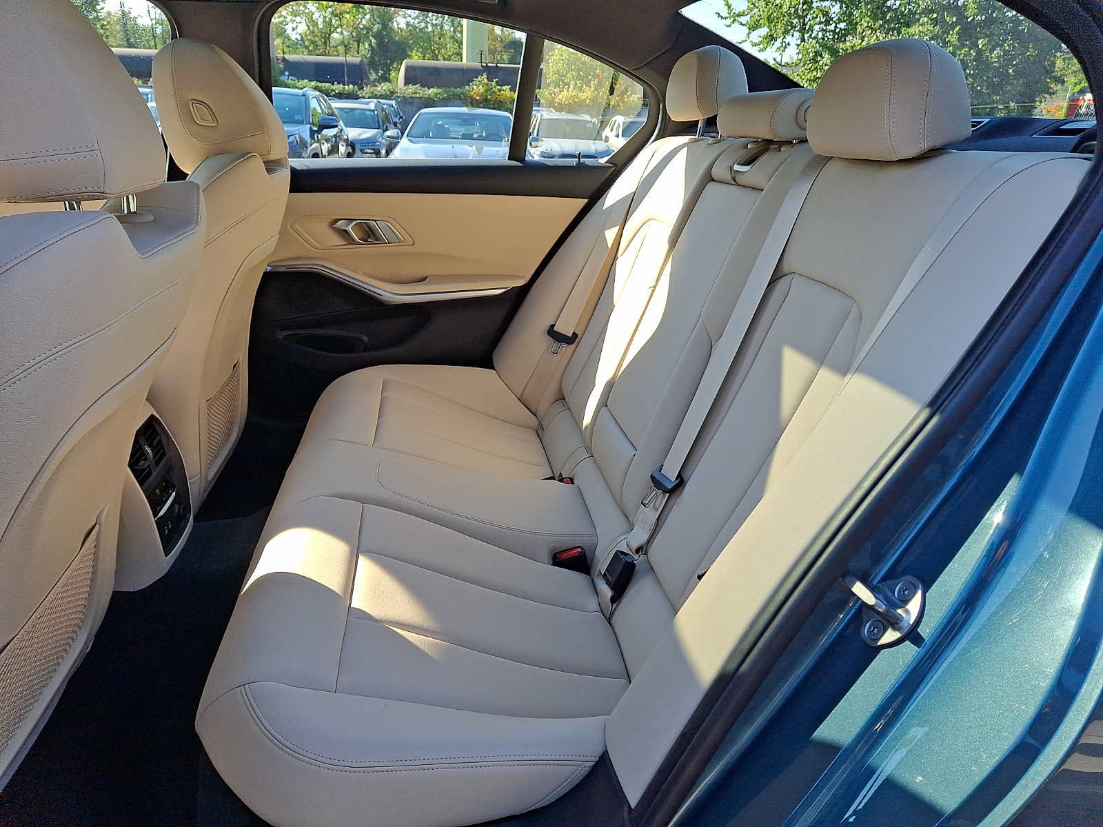 Used 2019 BMW 330i xDrive Sedan w/ Driving Assistance Package AWD/4WD image 8
