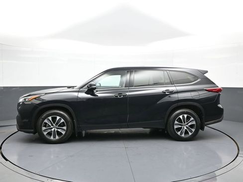 Certified 2020 Toyota Highlander XLE image 9