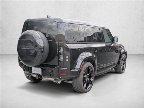 Certified 2025 Land Rover Defender 110 V8 AWD/4WD image 5