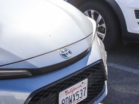 Used 2023 Toyota Corolla SE w/ SE Premium Package image 6