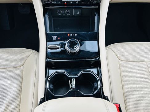 Used 2023 Jeep Grand Cherokee Limited w/ Luxury Tech Group II image 27