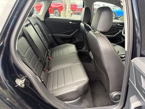 Used 2024 Volkswagen Jetta SE FWD image 13