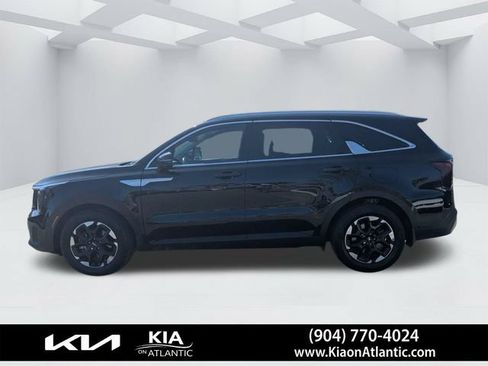 Used 2025 Kia Sorento S FWD image 6