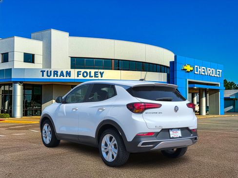 Used 2023 Buick Encore GX Preferred w/ Cold Weather Comfort Package FWD image 3