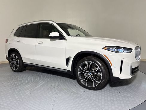 Used 2026 BMW X5 sDrive40i w/ Premium Package RWD image 6