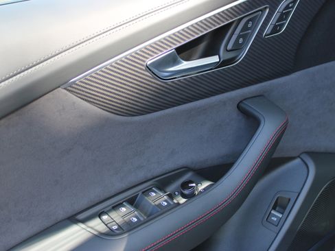 New 2026 Audi SQ8 Prestige image 21