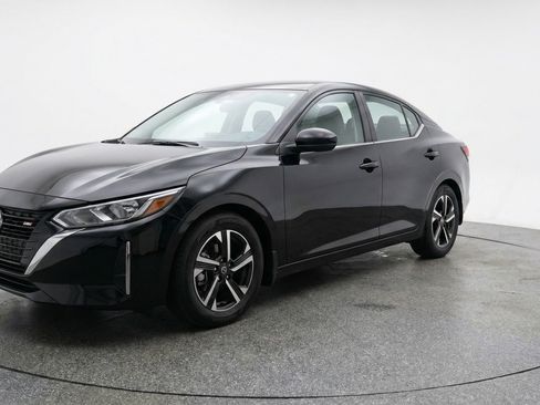 Used 2025 Nissan Sentra SV image 3