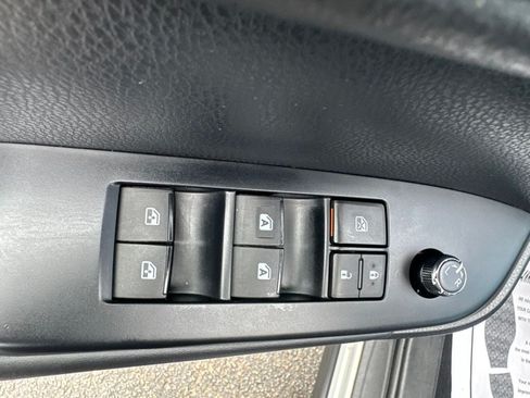 Used 2019 Toyota Highlander XLE AWD/4WD image 15