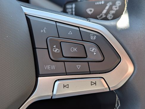 Certified 2024 Volkswagen Taos SE AWD/4WD image 33