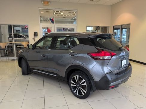 Used 2020 Nissan Kicks SR w/ SR Premium Package image 3