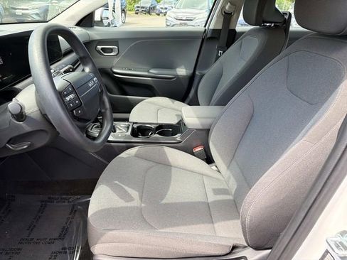 Used 2025 Kia K4 FWD image 14