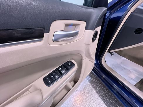 Used 2013 Chrysler 300 RWD image 12
