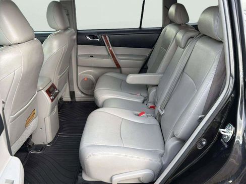 Used 2013 Toyota Highlander Limited AWD/4WD image 18