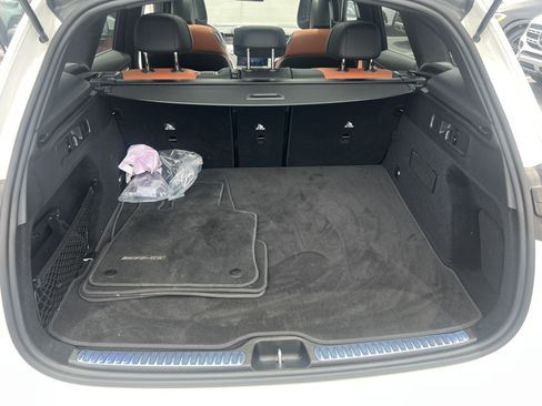 Used 2025 Mercedes-Benz GLC 300 4MATIC image 34
