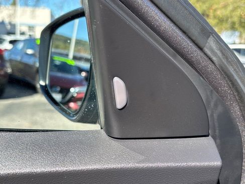 Used 2021 Nissan Kicks SV image 13