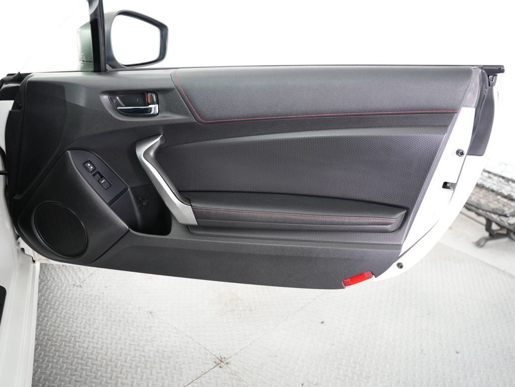 Used 2013 Scion FR-S RWD image 33