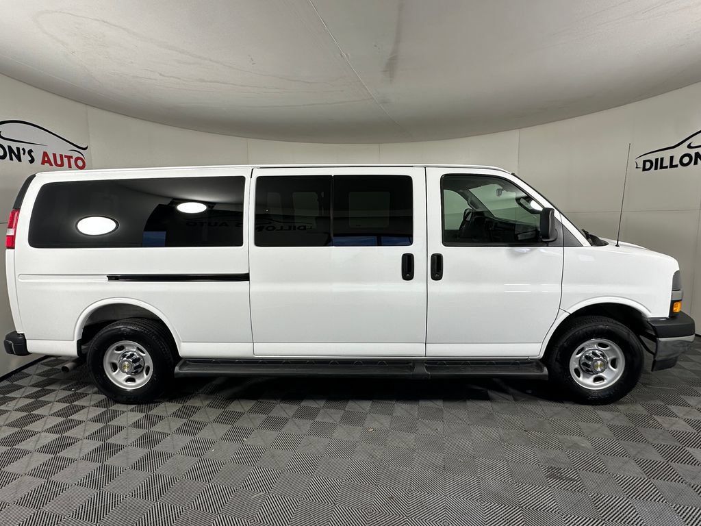Used 2025 Chevrolet Express 3500 LT w/ LT Preferred Equipment Group RWD image 7