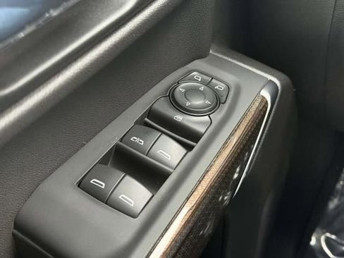 Used 2021 Chevrolet Silverado 1500 RST image 17