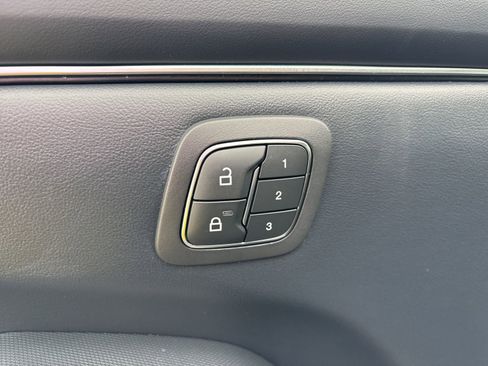 Used 2022 Ford Mustang Mach-E Premium image 13