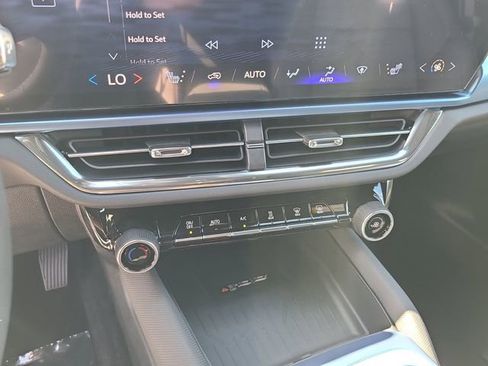 New 2026 Chevrolet Equinox EV LT w/ LPO, Blackout Package FWD image 33