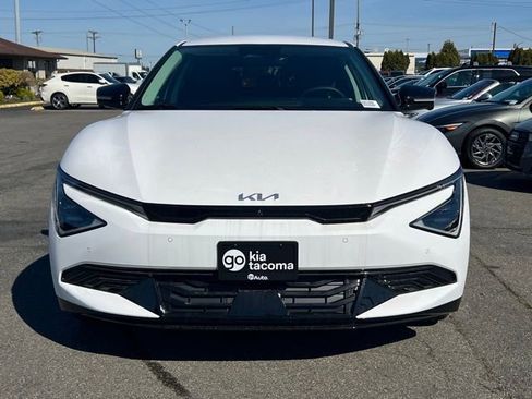 New 2025 Kia EV6 Wind RWD image 6