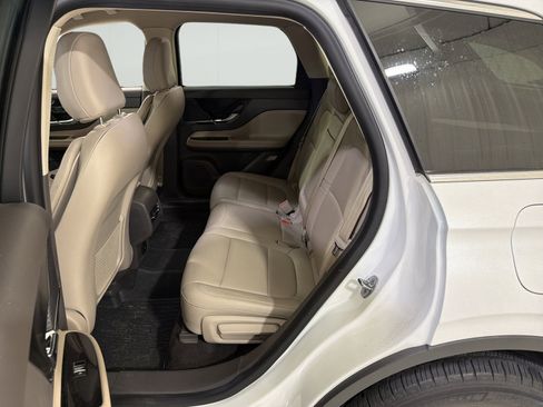 Used 2022 Lincoln Corsair FWD image 11
