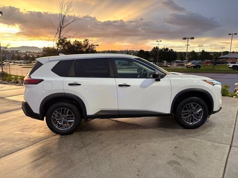 Used 2021 Nissan Rogue S AWD/4WD image 8