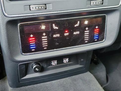 Used 2020 Audi SQ7 Premium Plus w/ Driver Assistance Package image 35