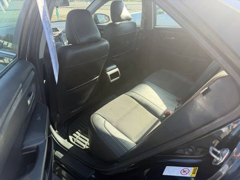 Used 2016 Toyota Camry SE FWD image 4