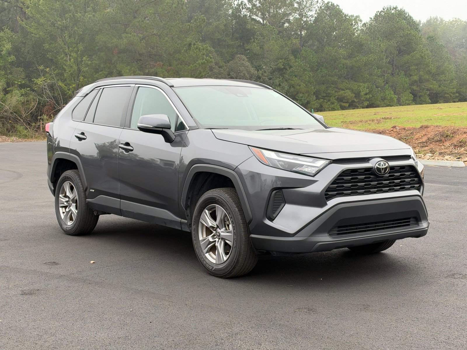 Used 2025 Toyota RAV4 XLE AWD/4WD image 3