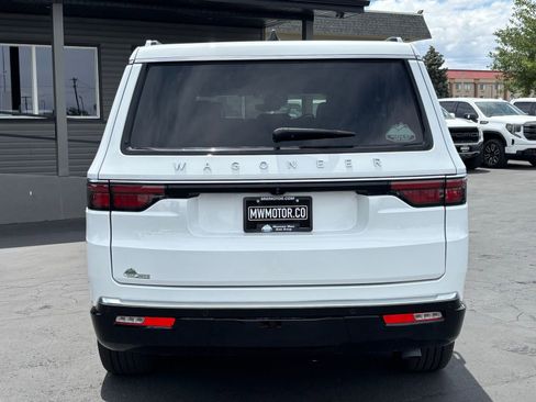 Used 2025 Jeep Wagoneer Series II AWD/4WD image 9