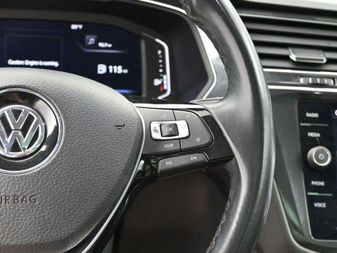 Used 2019 Volkswagen Tiguan SEL FWD image 16