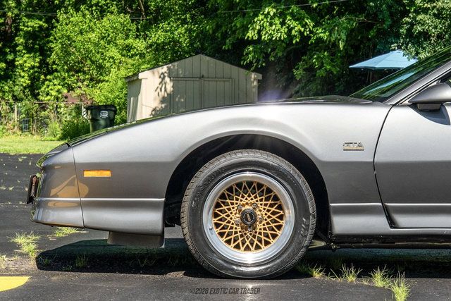 Used 1989 Pontiac Firebird Trans Am RWD image 4