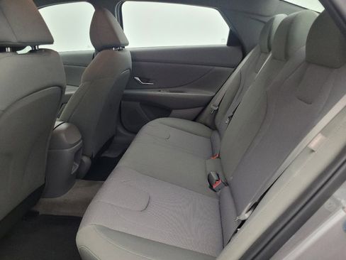 Used 2024 Hyundai Elantra SE image 18