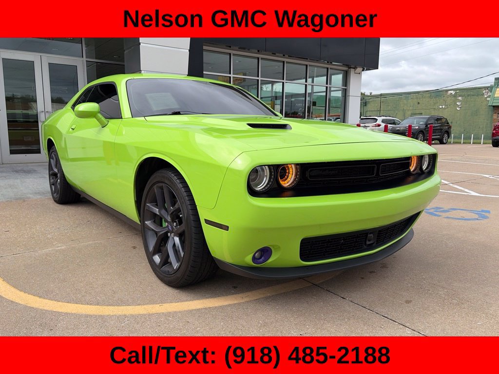 Used 2023 Dodge Challenger SXT w/ Plus Package RWD image 2