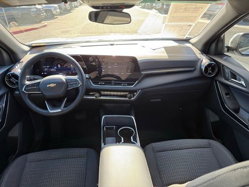 Certified 2025 Chevrolet Equinox LT image 17