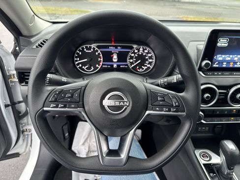 Used 2024 Nissan Sentra SV image 16