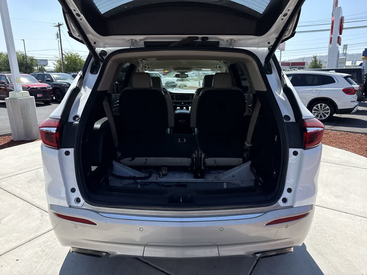 Used 2021 Buick Enclave Essence AWD/4WD image 6