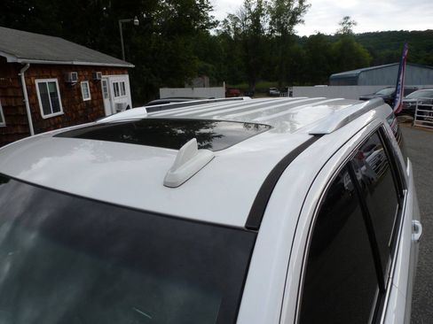 Used 2016 Cadillac Escalade Premium AWD/4WD image 16