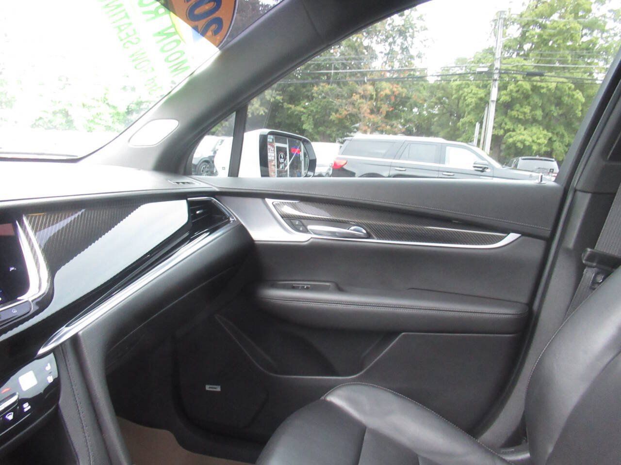 Used 2022 Cadillac XT6 Sport w/ Technology Package AWD/4WD image 28