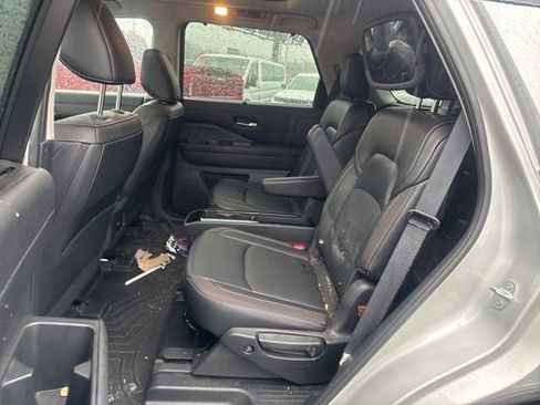 Used 2023 Nissan Pathfinder SL w/ SL Premium Package AWD/4WD image 14