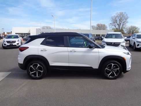 Used 2023 Chevrolet TrailBlazer RS w/ Sun and Liftgate Package image 4