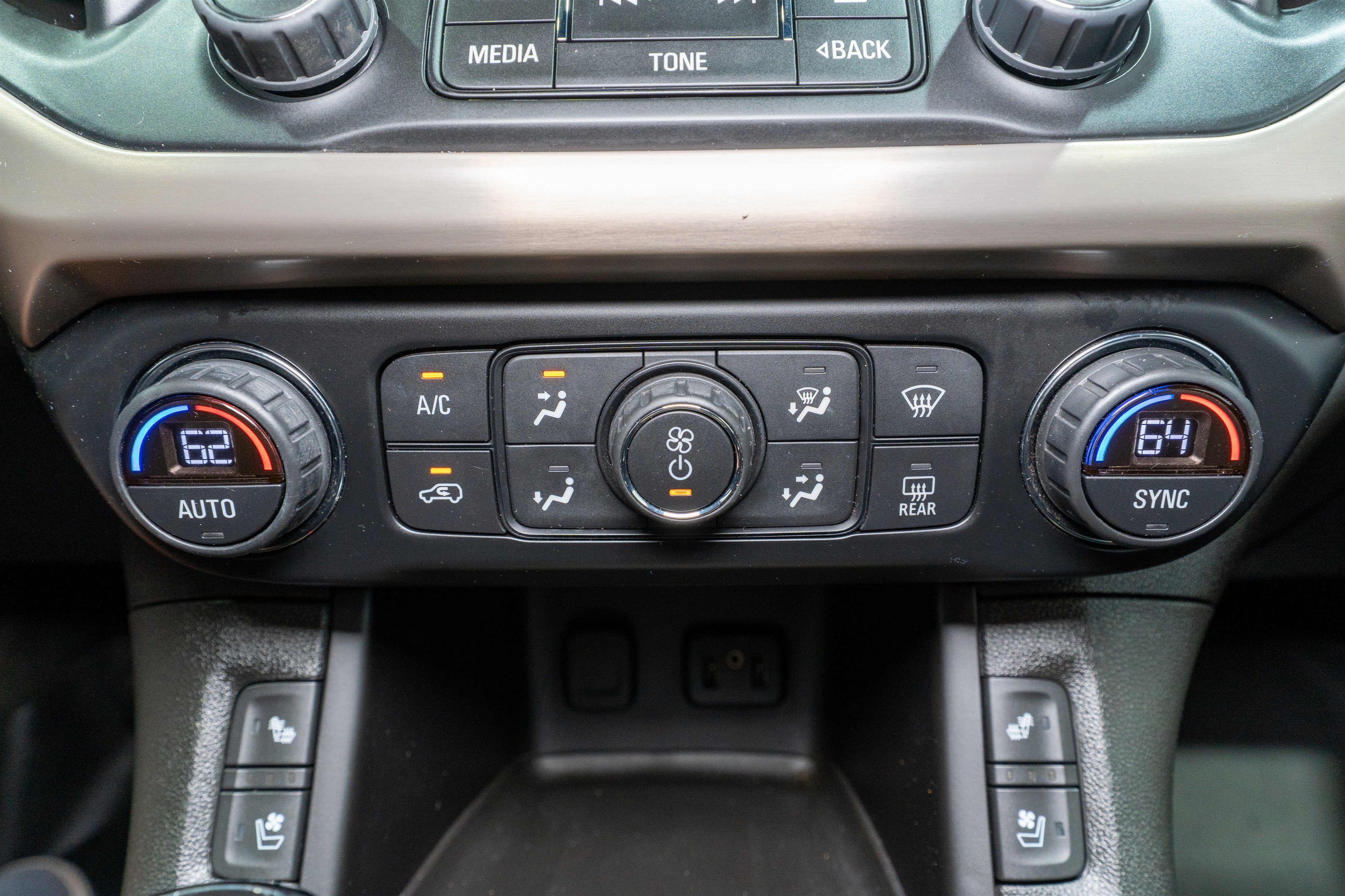 Used 2017 GMC Acadia Denali w/ Technology Package FWD image 22