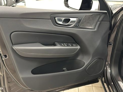 Used 2023 Volvo XC60 T8 Ultimate w/ Climate Package image 21
