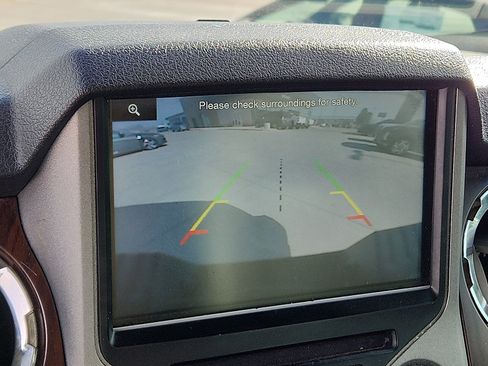 Used 2014 Ford F250 Lariat w/ Lariat Interior Package image 13