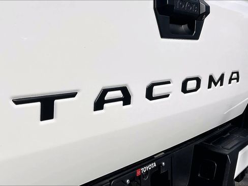 Used 2025 Toyota Tacoma TRD Sport image 29