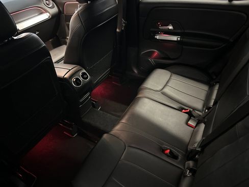 Used 2021 Mercedes-Benz GLB 250 image 11